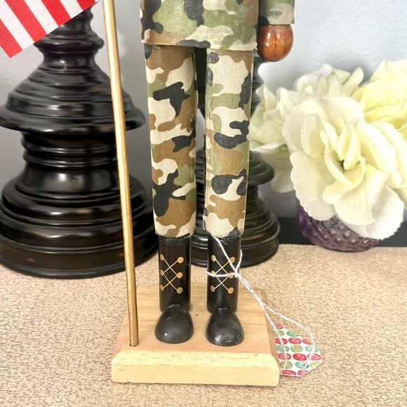 NWT Army Soldier Nutcracker - Picture 6 of 7